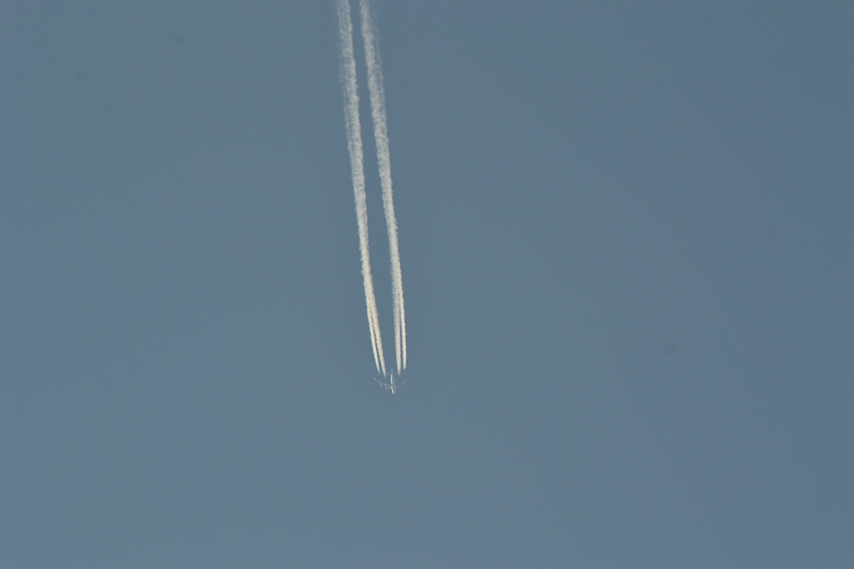 avion pe cer